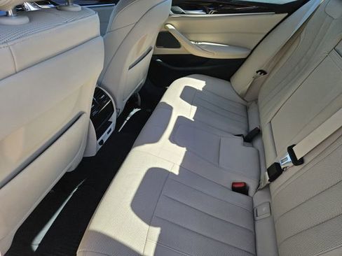 Used 2023 BMW 540i xDrive w/ Premium Package image 30