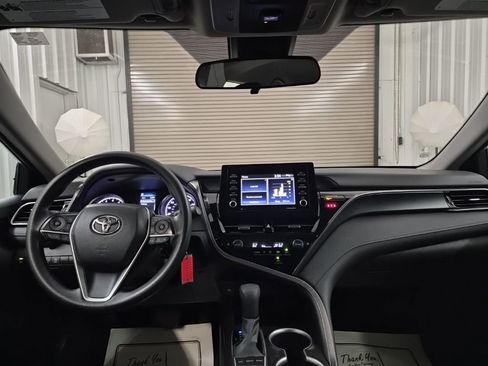 Used 2022 Toyota Camry LE image 34