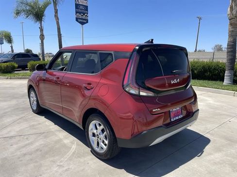 Used 2024 Kia Soul LX w/ Option Group 015 FWD image 6