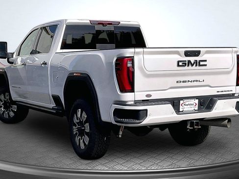 Used 2024 GMC Sierra 2500 Denali Ultimate AWD/4WD image 14