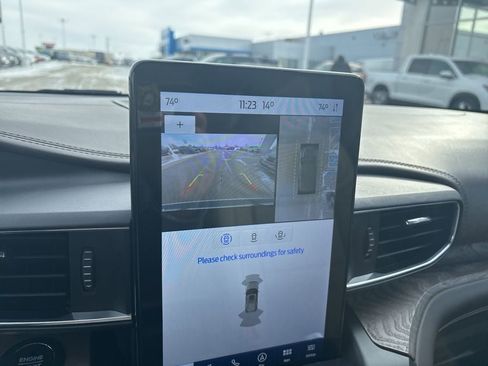 Used 2020 Ford Explorer Platinum w/ Premium Technology Package image 36