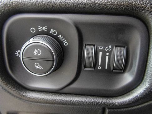 Used 2023 RAM 1500 Laramie AWD/4WD image 36