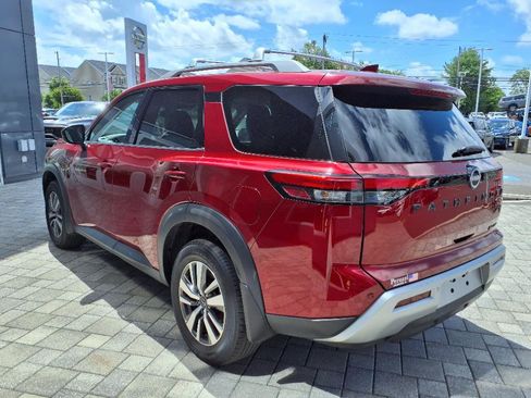Certified 2022 Nissan Pathfinder SL w/ SL Black Package image 7
