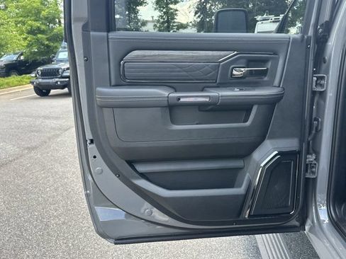 New 2026 RAM 2500 Limited AWD/4WD image 19