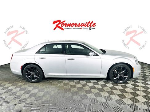 Used 2023 Chrysler 300 S image 8