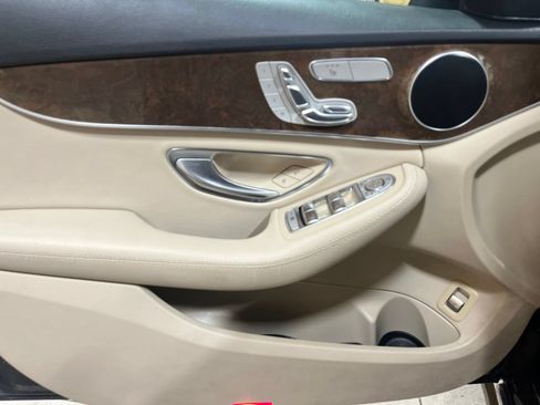 Used 2016 Mercedes-Benz C 300 Sedan image 18