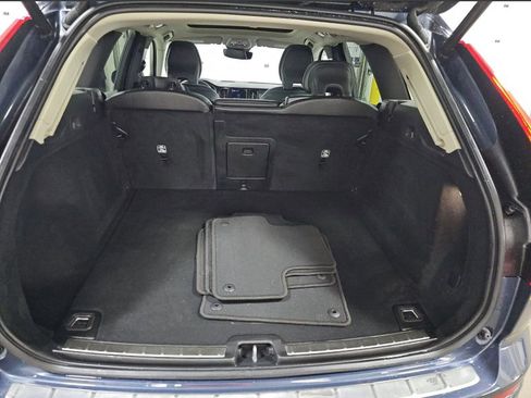 Certified 2023 Volvo XC60 B5 Core w/ Climate Package AWD/4WD image 7