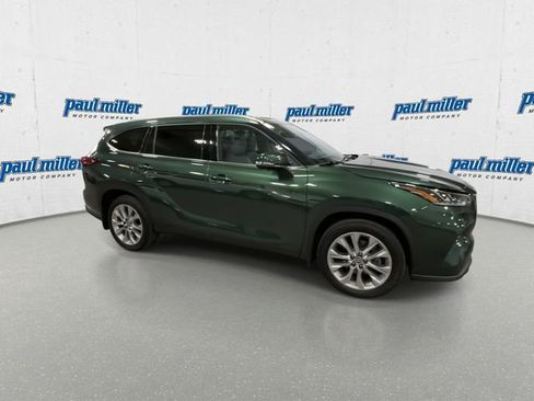 Used 2023 Toyota Highlander Limited image 13