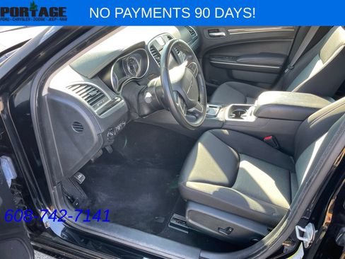 Used 2022 Chrysler 300 Touring w/ Sport Appearance Package AWD/4WD image 9