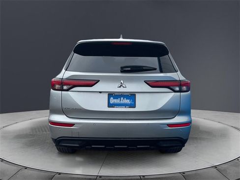 Used 2022 Mitsubishi Outlander SEL Black Edition image 4