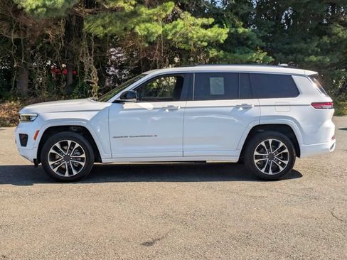 Certified 2022 Jeep Grand Cherokee L Overland w/ Luxury Tech Group IV AWD/4WD image 2