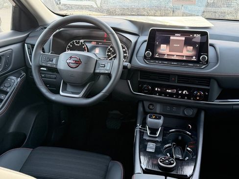 New 2026 Nissan Rogue SV image 10