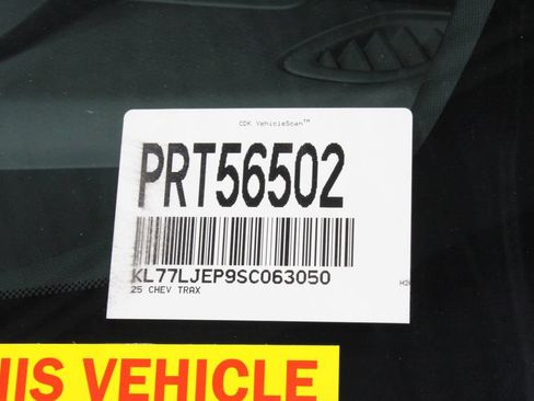 Used 2025 Chevrolet Trax RS w/ Driver Confidence Package FWD image 32