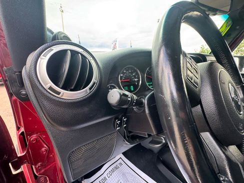 Used 2013 Jeep Wrangler Unlimited Sahara w/ Connectivity Group AWD/4WD image 23