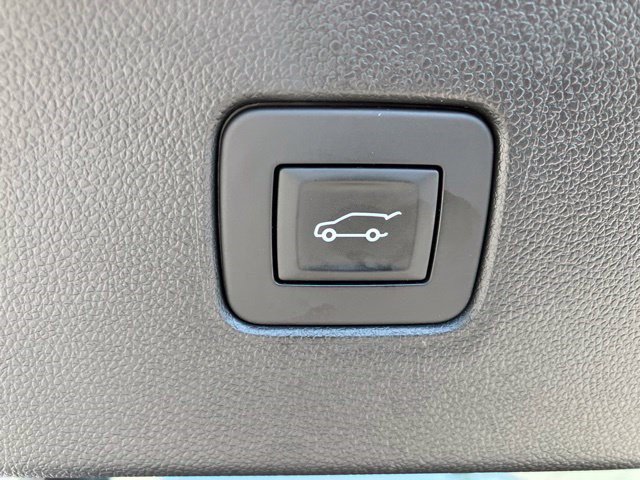 Used 2025 Buick Envista Sport Touring w/ Convenience II Package FWD image 27