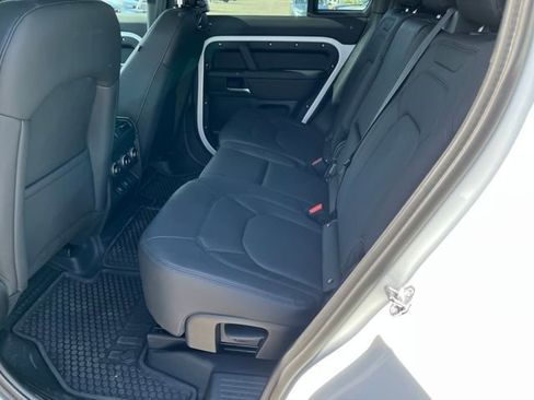 Used 2025 Land Rover Defender 130 S image 3