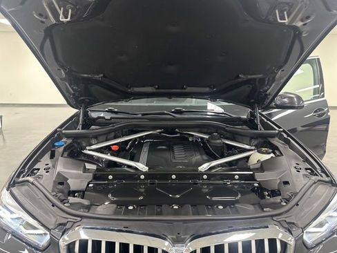 Used 2022 BMW X5 xDrive40i AWD/4WD image 26