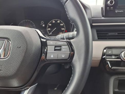 Used 2025 Honda Pilot Touring image 25