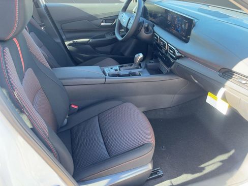 New 2026 Nissan Sentra SR w/ Floor Mat Package FWD image 29