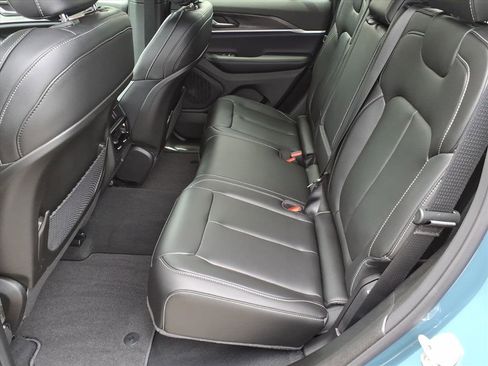 New 2026 Jeep Grand Cherokee Limited AWD/4WD image 13
