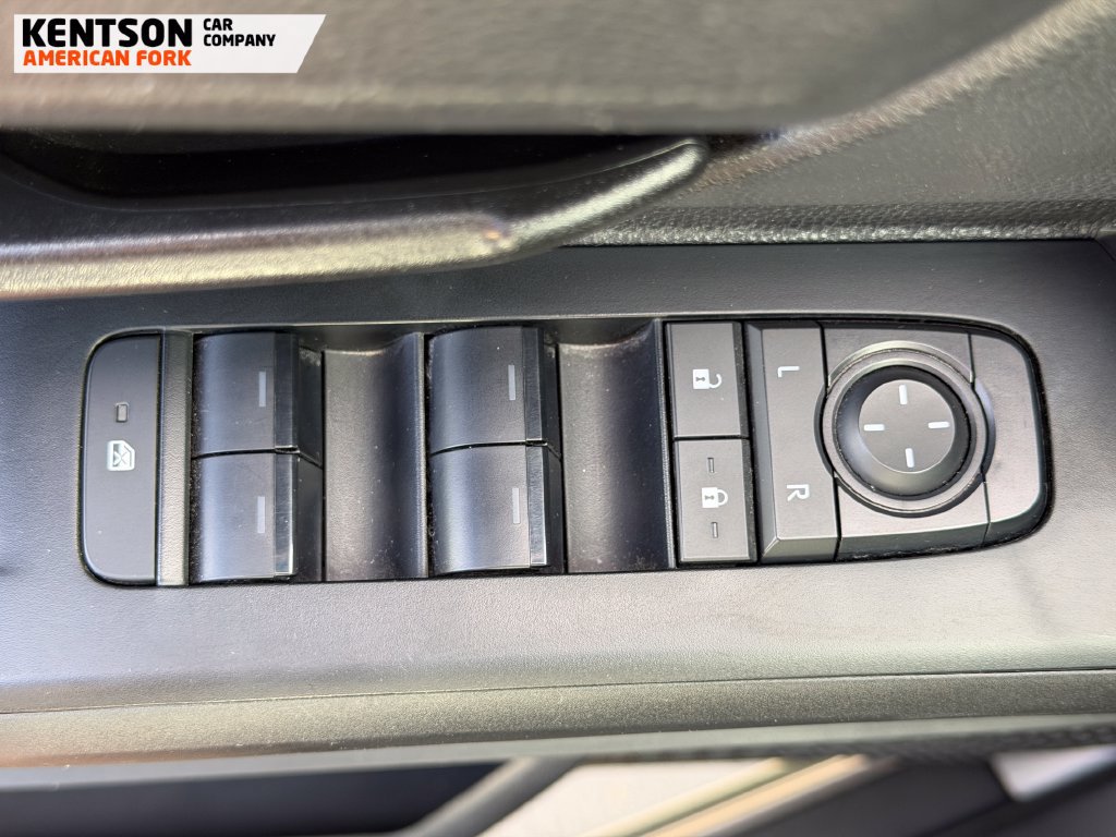 Used 2025 Toyota Tacoma SR5 AWD/4WD image 20