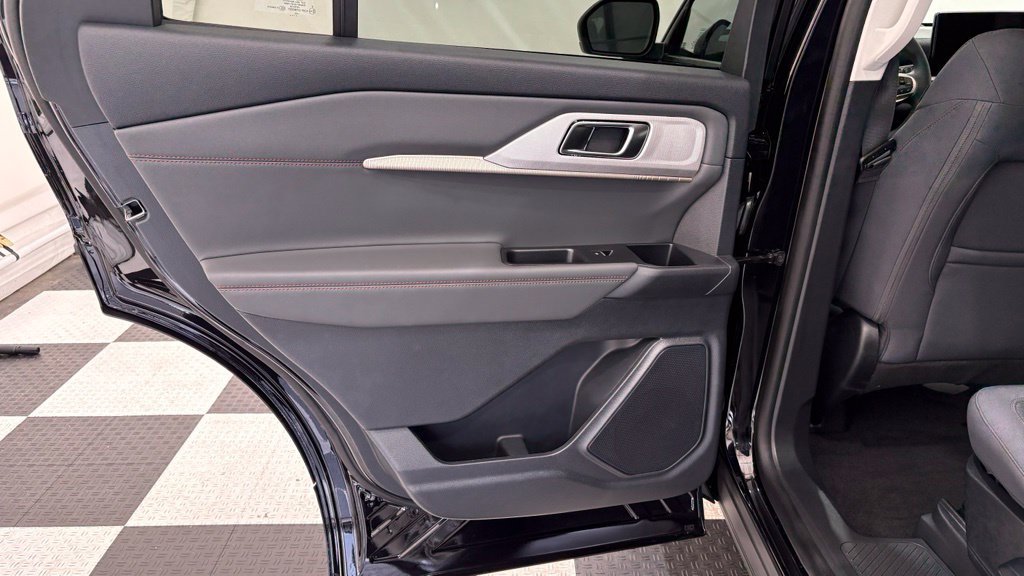 New 2026 Ford Explorer Active AWD/4WD image 23