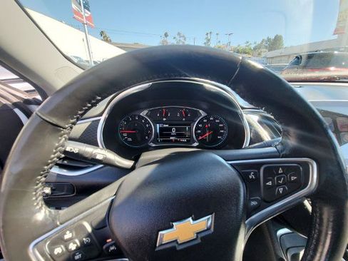 Used 2017 Chevrolet Malibu LT w/ Driver Confidence Package FWD image 11