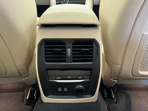 Used 2019 BMW 330i xDrive Sedan w/ Convenience Package image 9