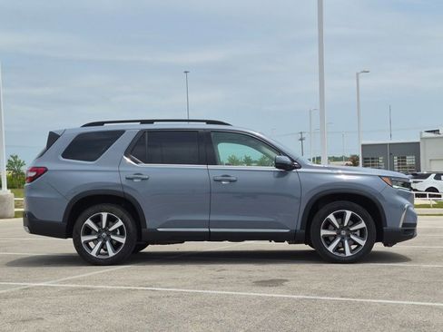 Used 2025 Honda Pilot Elite image 4