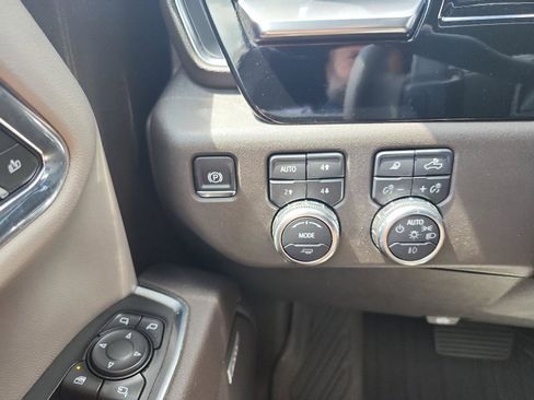 Certified 2025 GMC Sierra 1500 SLT w/ SLT Premium Plus Package AWD/4WD image 27
