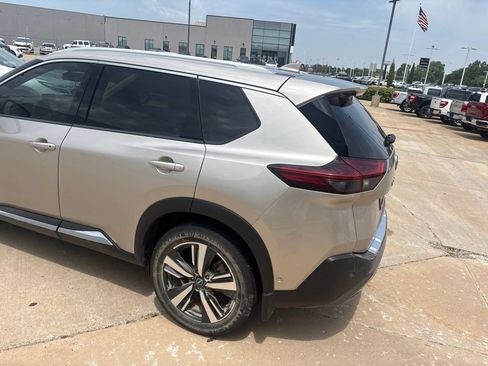 Used 2023 Nissan Rogue SL w/ SL Premium Package FWD image 6