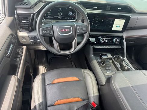 Used 2025 GMC Sierra 1500 AT4 w/ AT4 Premium Package AWD/4WD image 16