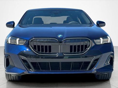 New 2026 BMW 550e xDrive T image 8