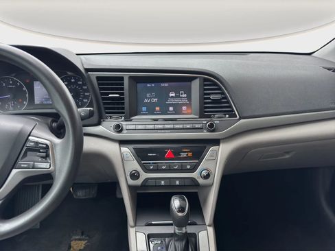 Used 2018 Hyundai Elantra SE w/ SE Connectivity Package 04 image 15