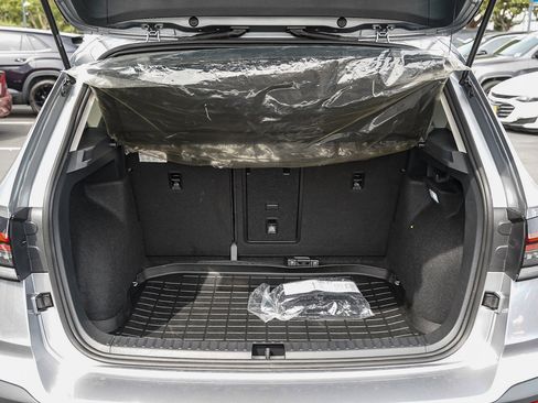 Certified 2025 Volkswagen Taos SE image 26