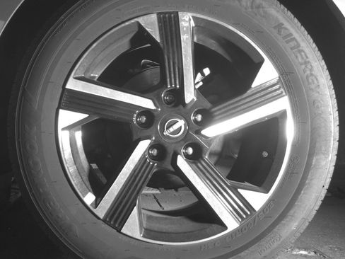 Used 2025 Nissan Sentra SV FWD image 14