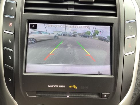 Used 2019 Lincoln MKC Select w/ Select Plus Package AWD/4WD image 23
