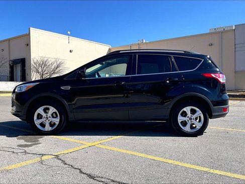 Used 2016 Ford Escape SE w/ Equipment Group 201A image 7