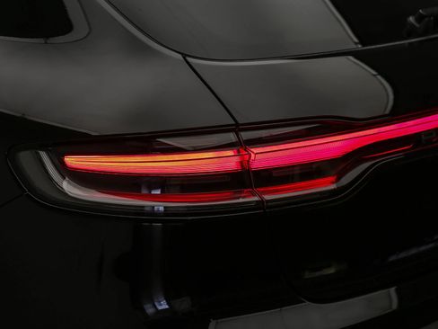 Certified 2024 Porsche Macan Turbo AWD/4WD image 14