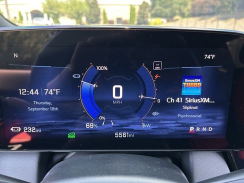 Used 2025 Chevrolet Equinox EV RS image 26