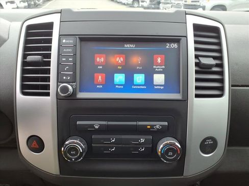 Used 2021 Nissan Frontier SV w/ SV Utility Package image 18