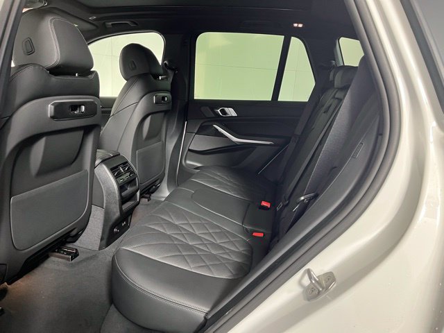 Used 2026 BMW X5 xDrive40i w/ M Sport Package AWD/4WD image 14