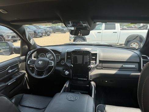 Used 2023 RAM 1500 Laramie AWD/4WD image 19