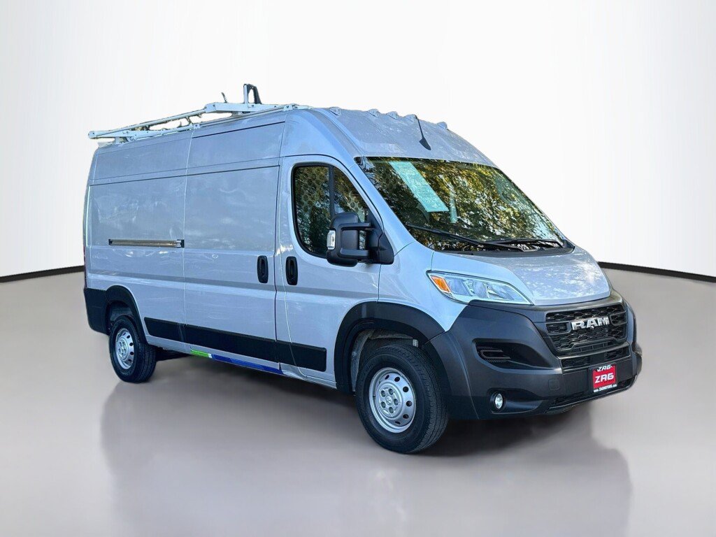 Used 2023 RAM ProMaster 2500 w/ Driver Convenience Group FWD image 1