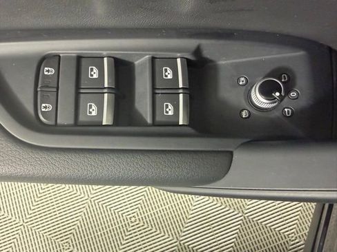 Used 2023 Audi Q5 2.0T Premium w/ Convenience Package image 19