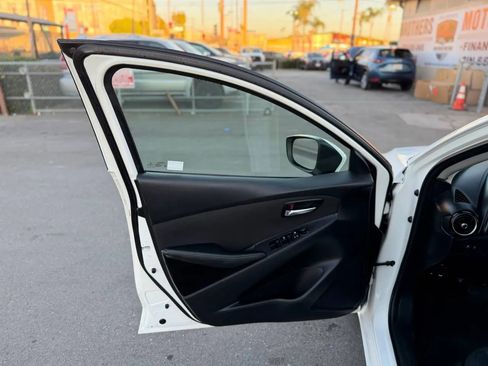 Used 2017 Toyota Yaris iA image 18