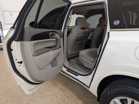 Used 2013 Buick Enclave Convenience FWD image 12