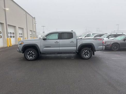 Used 2021 Toyota Tacoma TRD Off-Road w/ Technology Package image 2