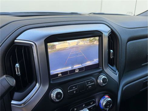 Used 2022 GMC Sierra 1500 Elevation w/ Preferred Package AWD/4WD image 18