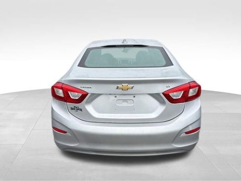 Used 2016 Chevrolet Cruze LT FWD image 4